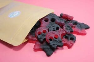 Bubs Raspberry Liquorice Large Skulls 100g